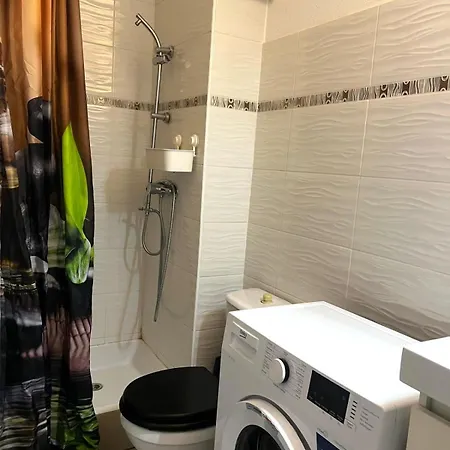 Διαμέρισμα With Balcony And With A Private Parking *